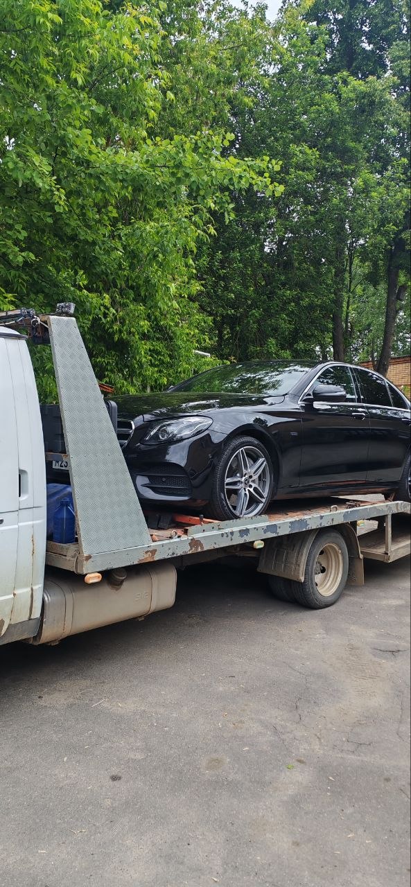 Эвакуатор Солнечногорск — погрузка на парковке ТЦ